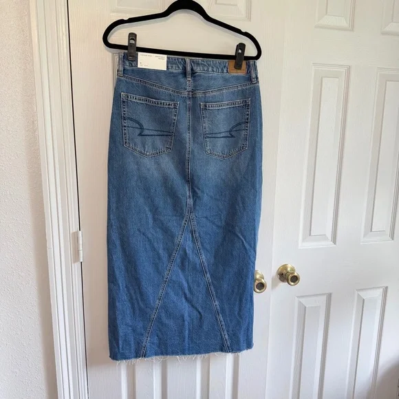NWT American Eagle Denim Maxi Skirt Size 4 27W Low Rise Front Slit Raw Hem Y2K - Picture 6 of 9